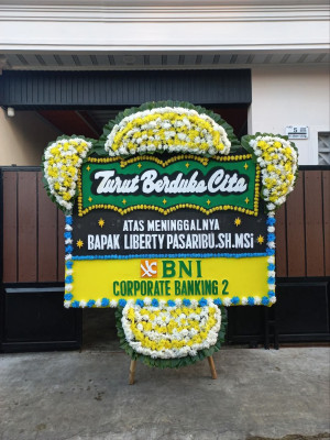 Papan Bunga Duka di Ulak Karang Utara