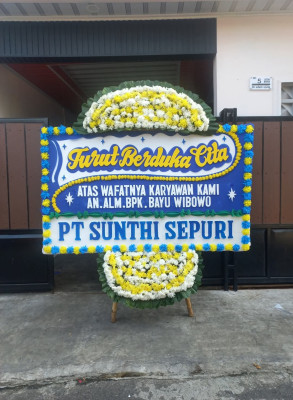 Papan Bunga Duka di Ulak Karang Utara
