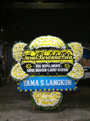 Papan Bunga Duka di Ulak Karang Utara